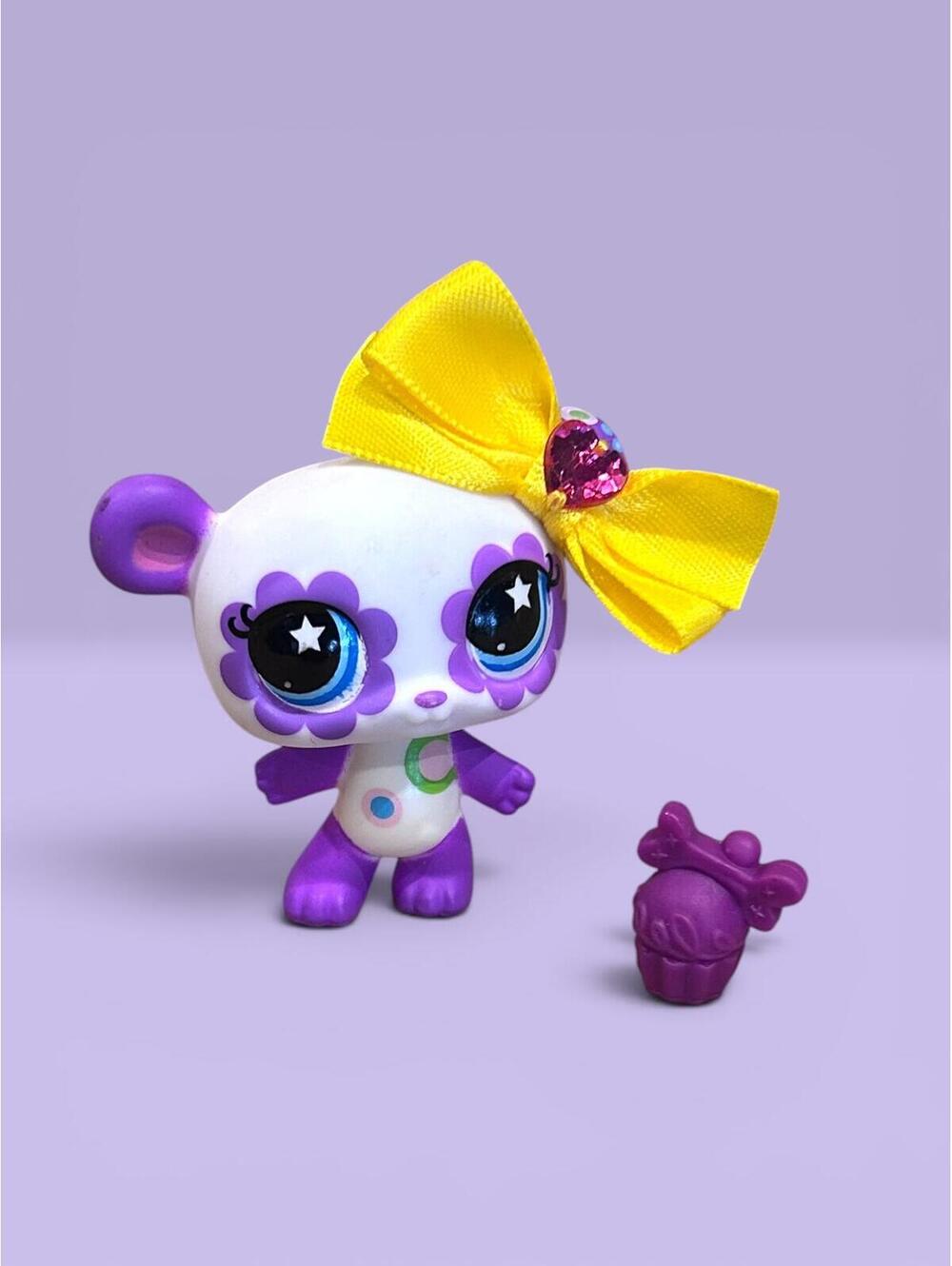 Littlest Pet Shop LPS Panda #225 Gen 7 with Bow and Cupcake Accessory